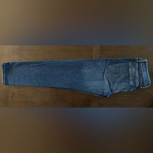 American Eagle blue jeans